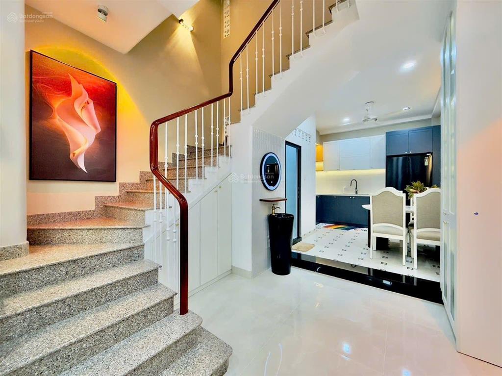 Rẻ, gần phan đình phùng, phú nhuận  60m2  4 tầng  full nội thất  chỉ hơn 9 đồng