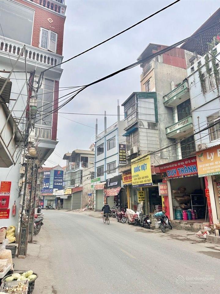 Siêu phẩm tây tựu, ô tô tránh nhau trước nhà, tiềm năng tăng giá cao