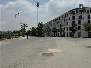 Đất đẹp lai xá, 2 mặt ngõ, gần ô tô, rẻ nhất khu vực.