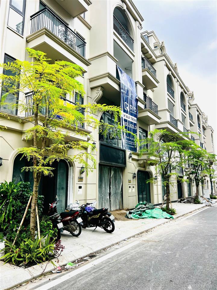 Bán gấp lk tại royal river city, 9,7 tỷ giảm nhẹ cho khách thiện chí 75m2, 5 tầng, hướng nam
