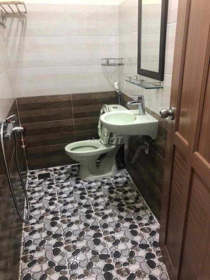 phòng gần trường tiểu học và chợ