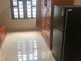 phòng gần trường tiểu học và chợ