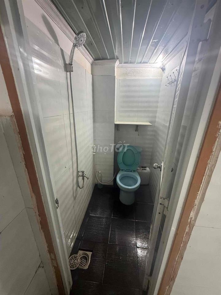 phòng riêng tư sạch sẽ giờ giấc thoải mái