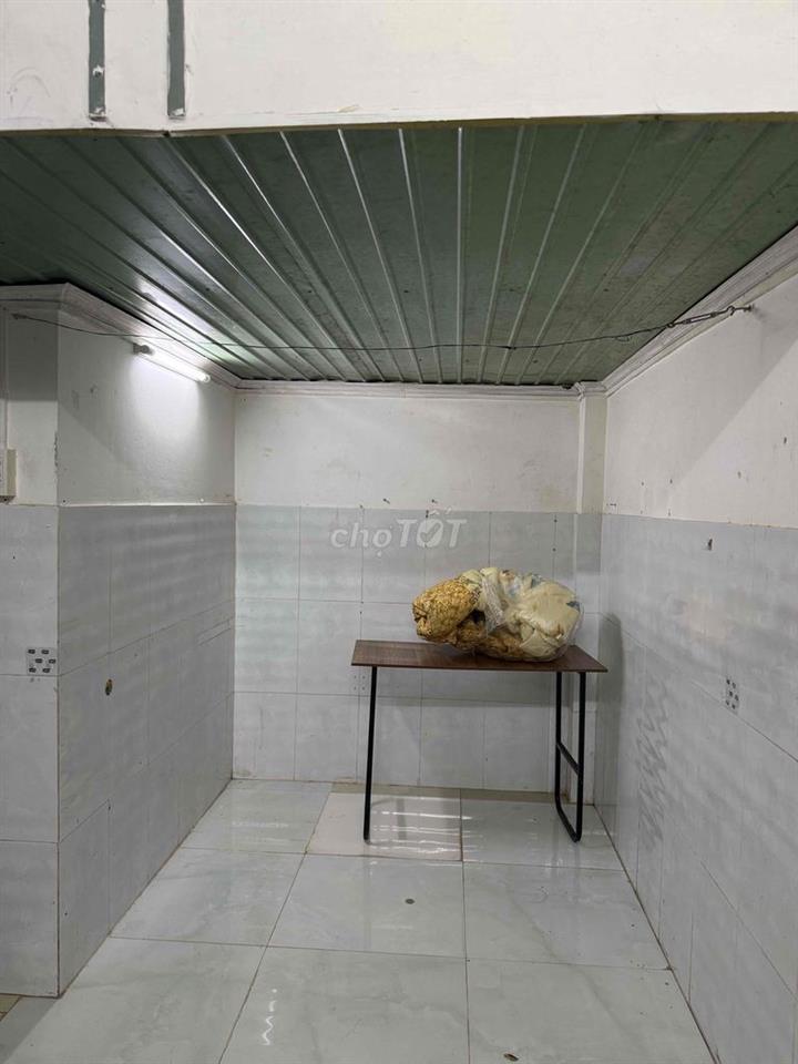 phòng riêng tư sạch sẽ giờ giấc thoải mái