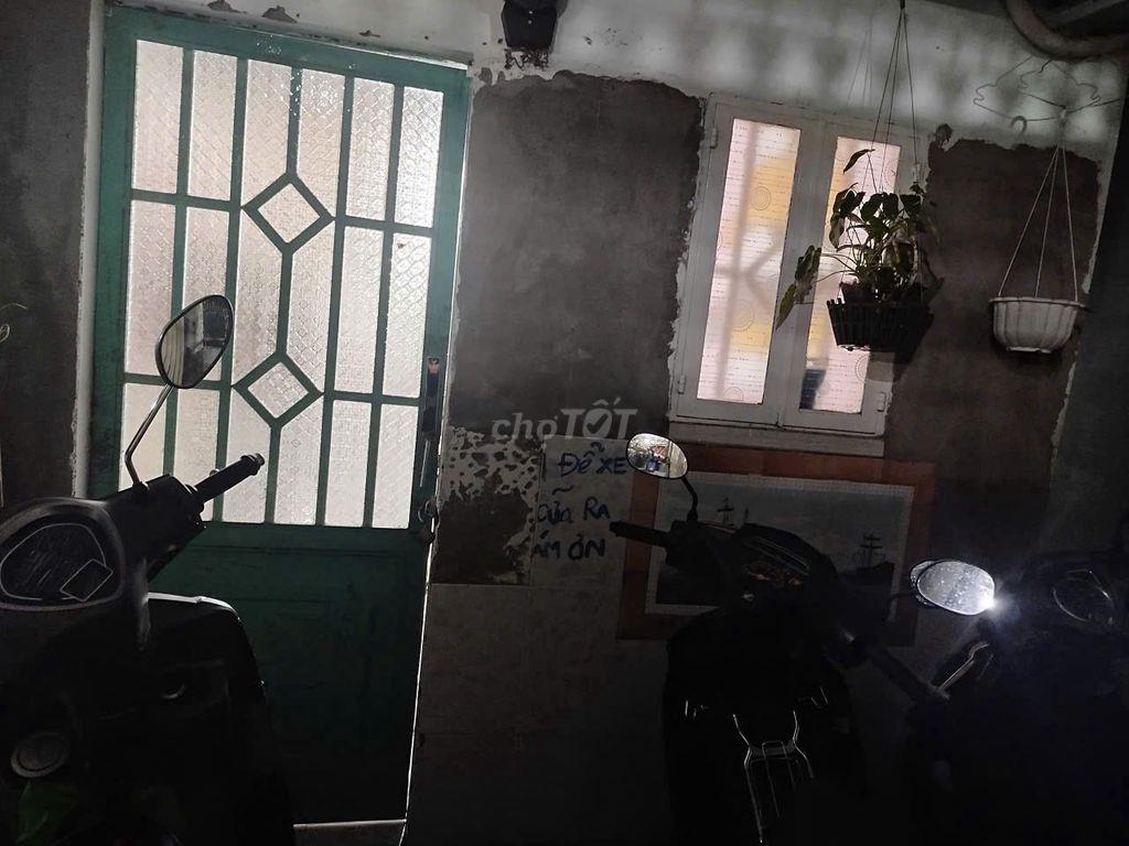 Cần nữ thuê phòng 670/87/15 Đoàn Văn Bơ, P16, Q.4-Phòng 1 dưới đất