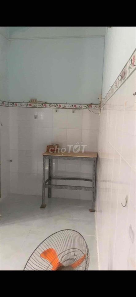 cho thuê phòng gần nhà thờ phú bình q11 lầu3