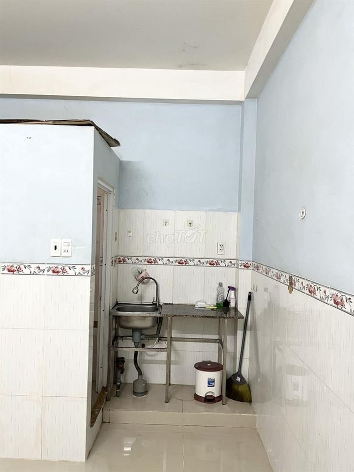 Phòng 25m2 tại đg Ng. Hữu Cảnh, 3,5tr, an ninh, giờ tự do, thân thiện