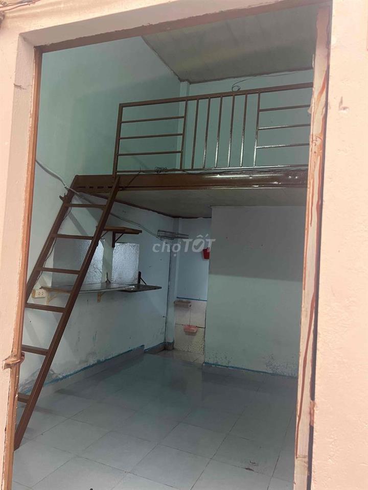 phòng cho thuê có máy lạnh, sạch sẽ yên tịnh thoát mát