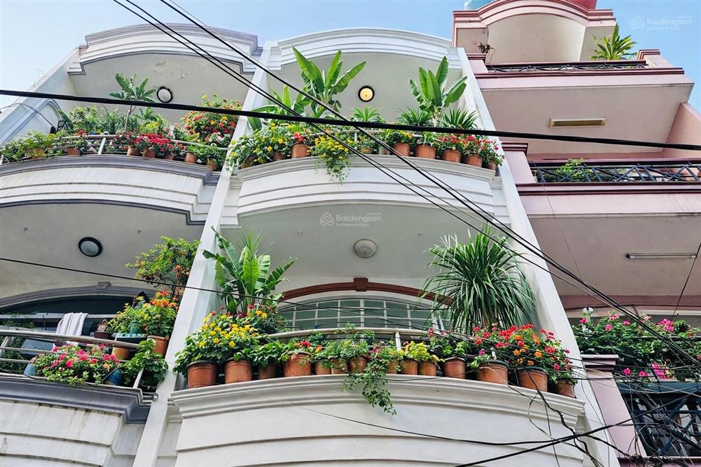 Chính chủ cho thuê nhà 5pn rộng rãi hxh tận nhà nhà mới