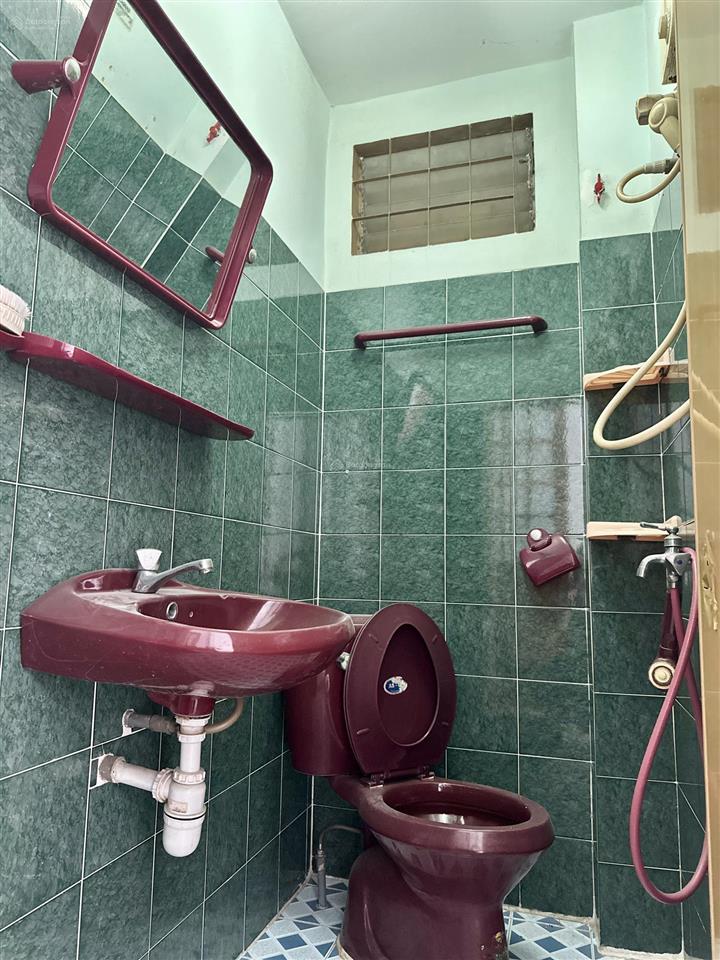 Chính chủ cho thuê nhà 5pn rộng rãi hxh tận nhà nhà mới