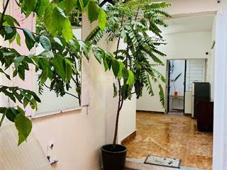 Chính chủ cho thuê nhà có sân vườn nở hậu tài lộc