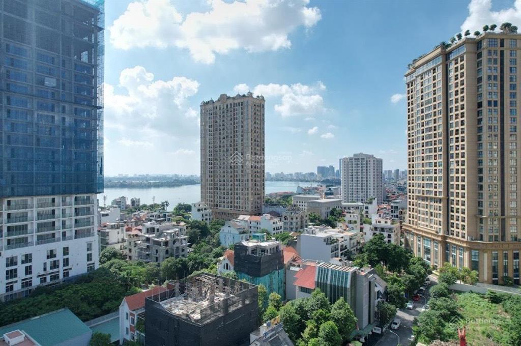 Bán căn hộ 2pn tầng trung view lotte tại 677 lạc long quân, 83m2, tây hồ 0985 429 ***