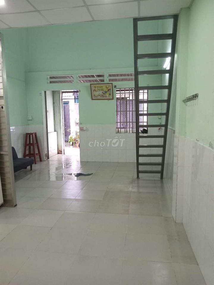 bán đất tặng căn nhà cấp 4, 1 trệt+ 1 lửng hoặc cho thuê 6triêu/ tháng