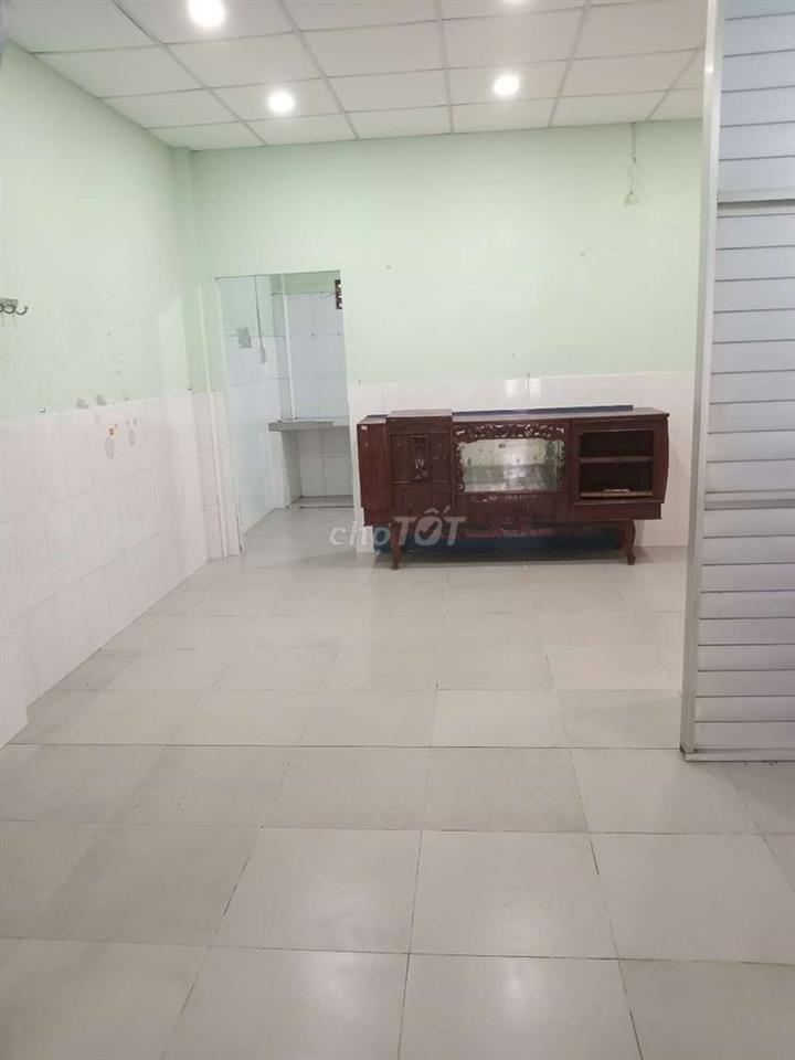 bán đất tặng căn nhà cấp 4, 1 trệt+ 1 lửng hoặc cho thuê 6triêu/ tháng