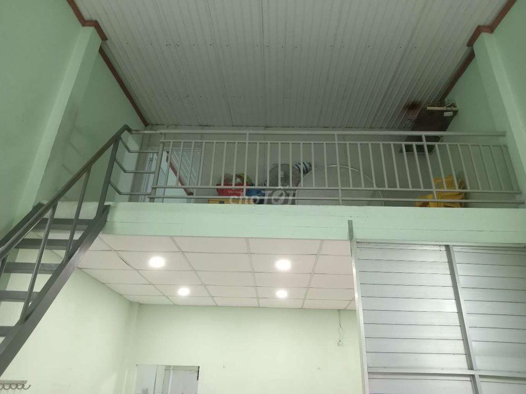 bán đất tặng căn nhà cấp 4, 1 trệt+ 1 lửng hoặc cho thuê 6triêu/ tháng