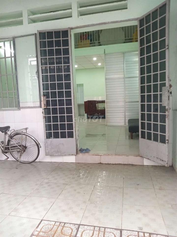 bán đất tặng căn nhà cấp 4, 1 trệt+ 1 lửng hoặc cho thuê 6triêu/ tháng