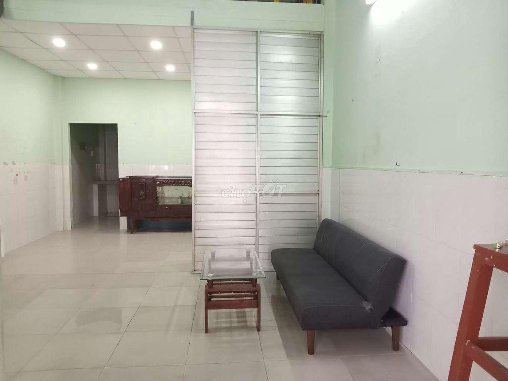 bán đất tặng căn nhà cấp 4, 1 trệt+ 1 lửng hoặc cho thuê 6triêu/ tháng