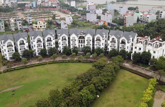 Định cư nước ngoài bán 1 cặp biệt thự khu du lịch sinh thái tuần châu hà nội, 30 triệu/m2, 276 m2