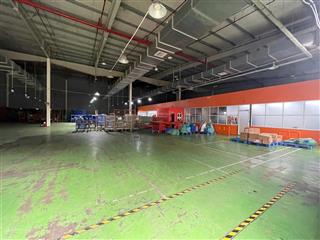 Cho thuê kho, xưởng khu công nghiệp sài đồng, dt 7000m, mt 70m, giá 1,26 tỷ /tháng