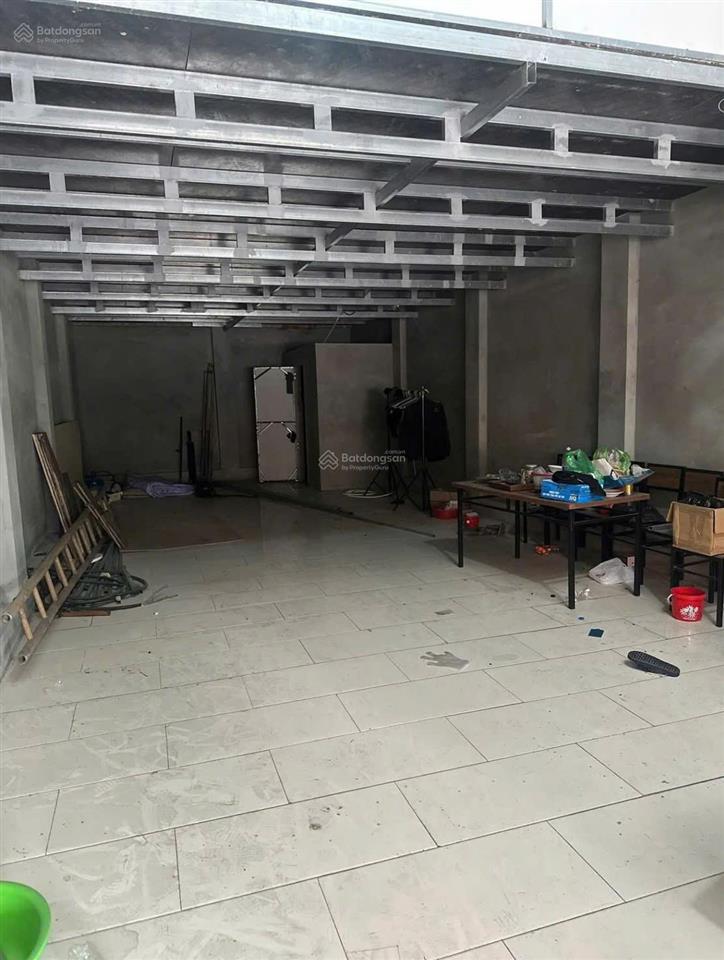 Cho thuê kho đường nguyễn thời trung, dt 90m , mt 5m, rb, giá 10tr