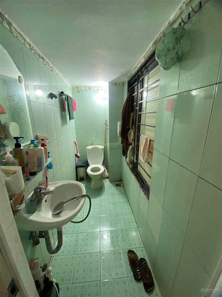 Cho thuê nhà riêng phố tư đình, dt 40m2 x 3,5 tầng, mt 4m, rb, giá 10tr