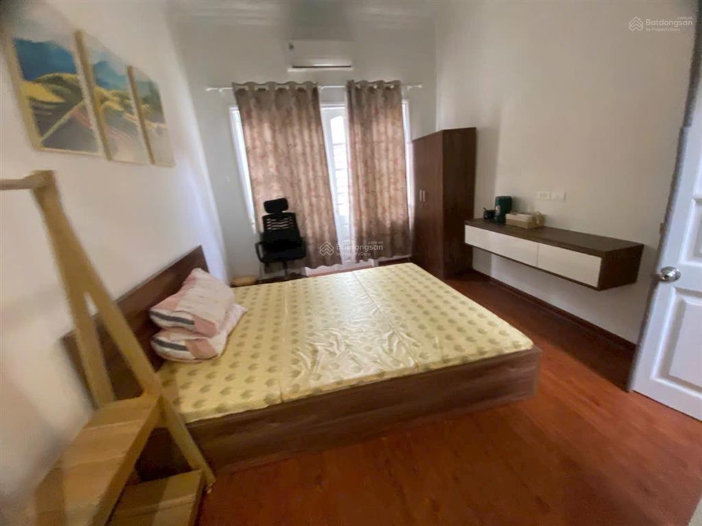 Cho thuê nhà riêng phố tô ngọc vân, dt 28m2, mt 3,5m, rb, giá 12tr/th
