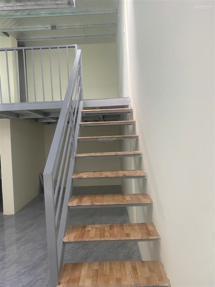 Cho thuê nhà cấp 4 mới xây đường thạch bàn, long biên, hà nội