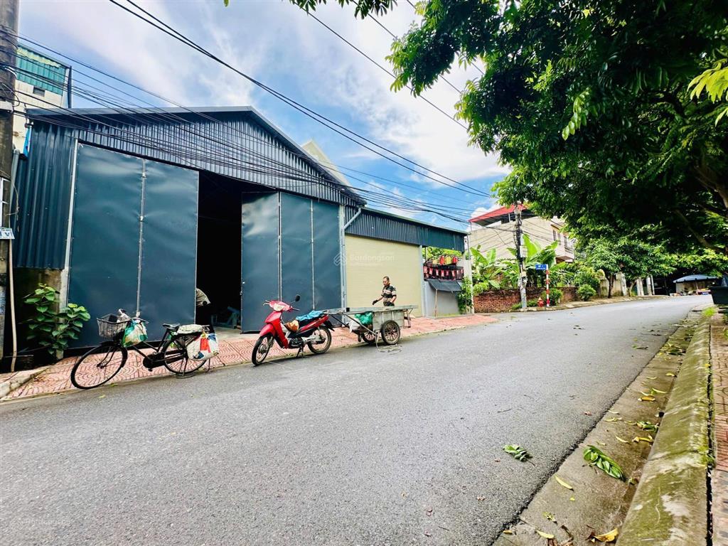 Cho thuê kho đẹp đường hạ trại, dt 350m2, mt 7m, rb, giá 24tr