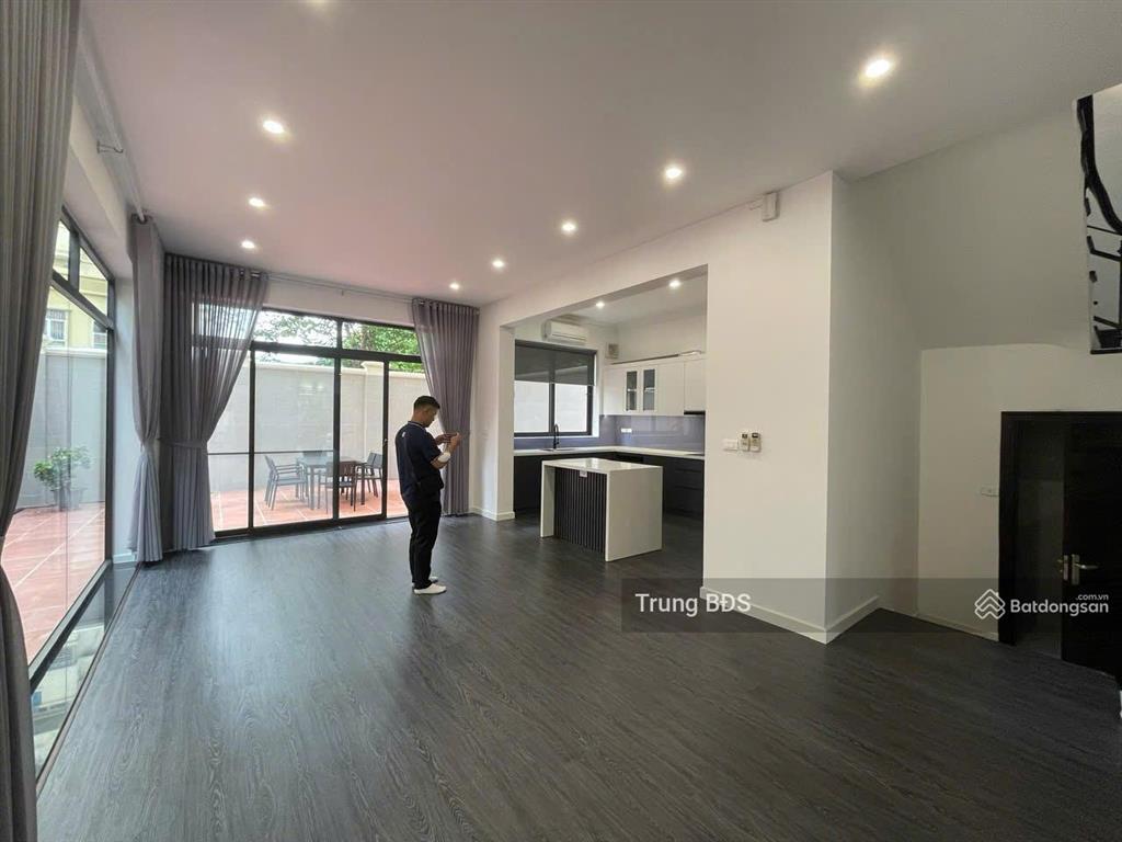 Cho thuê biệt thự lô k ciputra, dt 140m² x 4 tầng giá cho thuê 30tr/tháng.  e trung 0989 734 ***