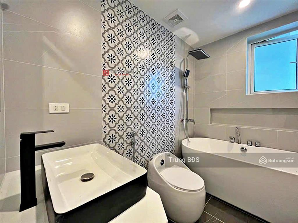 Bán căn hộ tầng cao tòa e4 ciputra, hà nội dt 123m² 03pn giá bán 11 tỷ.  e trung 0989 734 ***