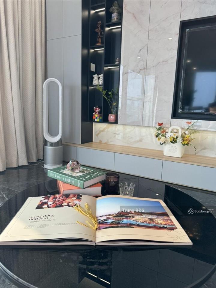 Cho thuê ch sunshine golden river, phú thượng, dt 123m2 02pn giá 27tr/tháng.  0989 734 *** e trung