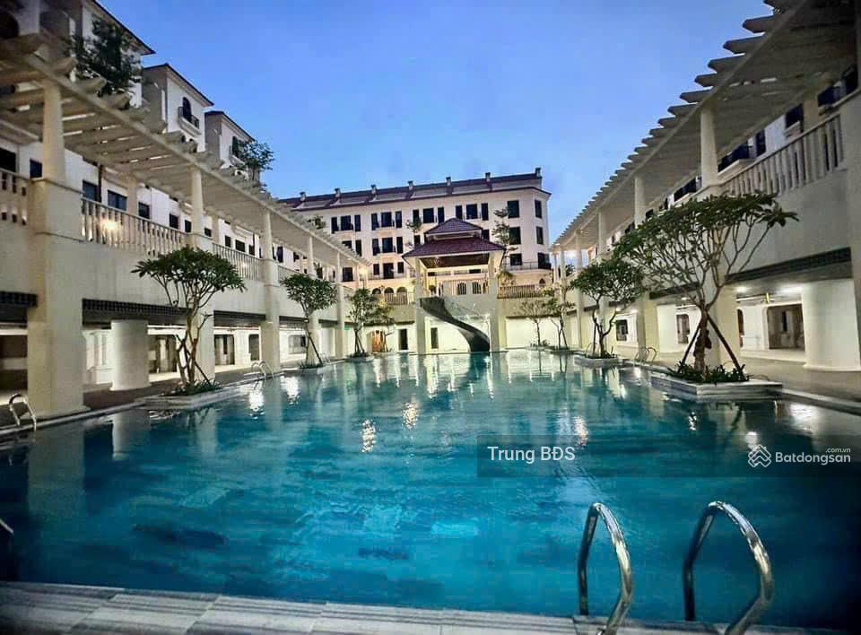 Cho thuê căn hộ tầng cao sunshine golden rived 161m2 03pn 27tr/th, đủ đồ xịn.  e trung 0989 734 ***