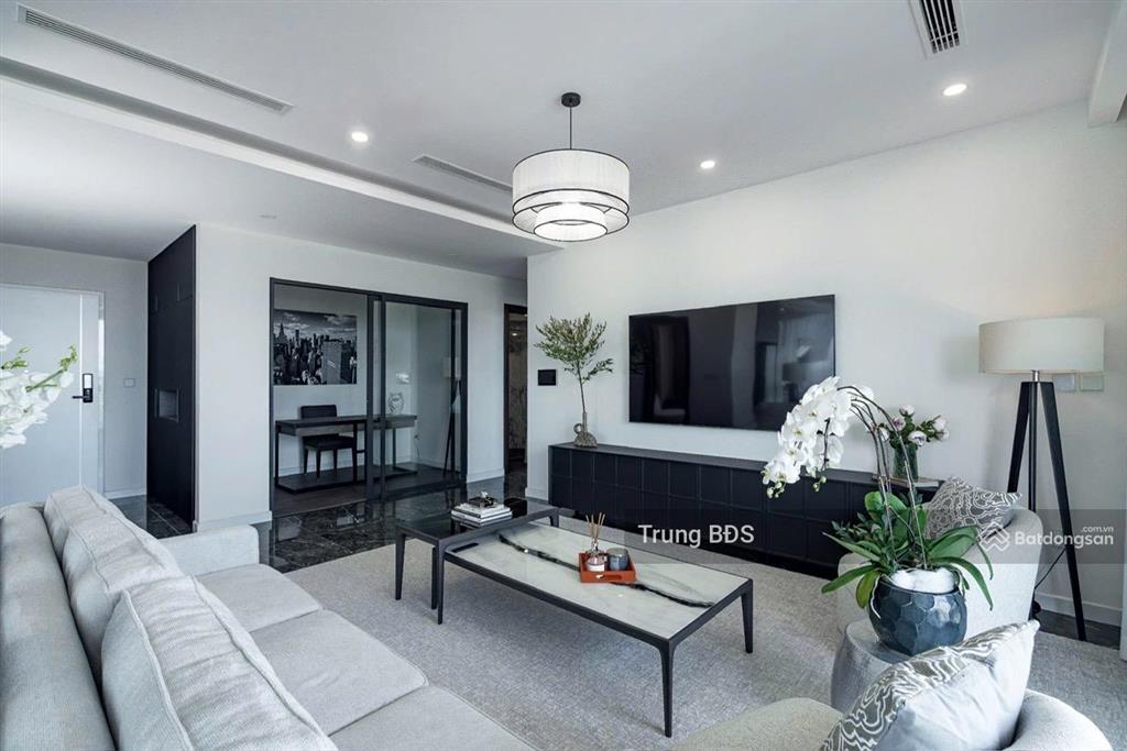 Cho thuê căn hộ tầng cao sunshine golden rived 161m2 03pn 27tr/th, đủ đồ xịn.  e trung 0989 734 ***