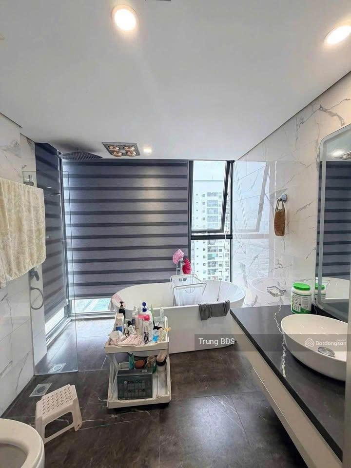 Bán căn hộ sunshine riverside, 93m2 03pn giá 8,3 tỷ.  e trung 0989 734 ***