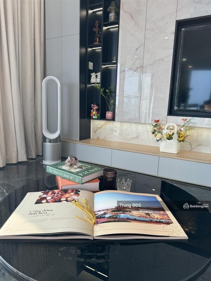 Cho thuê ch sunshine golden river, phú thượng, dt 123m 02pn giá 27tr/tháng.  0989 734 *** e trung