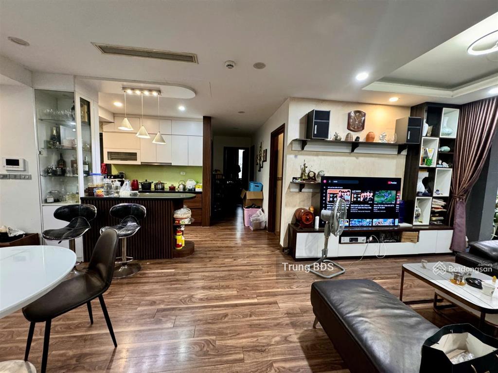 Chủ nhà gửi cho thuê căn hộ 4 phòng ngủ tòa n01t8 khu ngoại giao đoàn full nội thất,  0989 734 ***