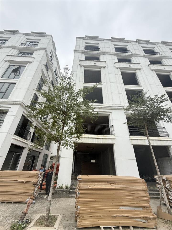 Bán shophouse đẹp tại cát tường smart city, 7,2 tỷ, 80m2, 5pn, 4wc, tiện ích đầy đủ