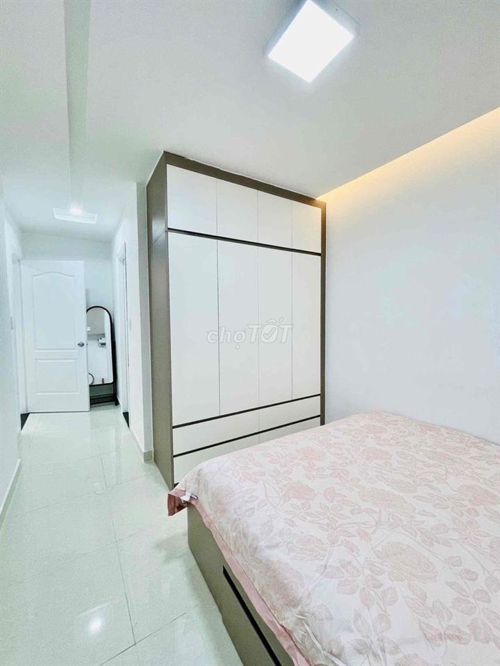Bán nhanh Sky garden 3, Quận 7, lầu 9, view sông, sẵn hđt 15tr 70.12m