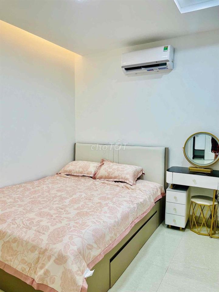 Bán nhanh Sky garden 3, Quận 7, lầu 9, view sông, sẵn hđt 15tr 70.12m