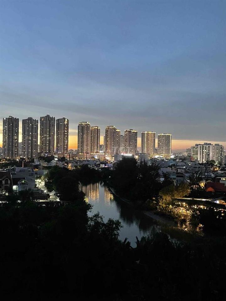 Bán nhanh Sky garden 3, Quận 7, lầu 9, view sông, sẵn hđt 15tr 70.12m
