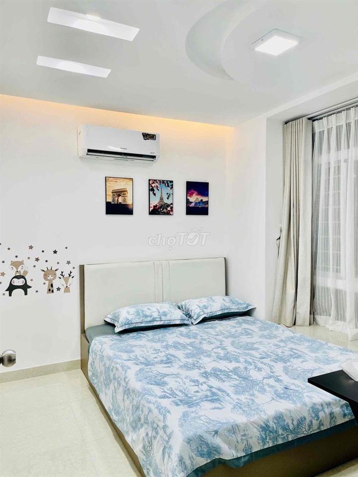 Bán nhanh Sky garden 3, Quận 7, lầu 9, view sông, sẵn hđt 15tr 70.12m