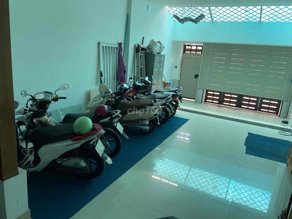 Phòng Lê Văn Việt, máy lạnh, ban công, cửa sổ, wc riêng, nội thất,