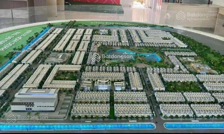 Bán nền biệt thự view hồ 3,5 tỷ cho khách chốt sớm, 250m2, sổ sẵn, đón sóng hạ tầng vành đai 4
