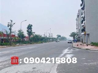 Bán đất tái định cư Ngọc Thụy, diện tích 70 mét đường 22 mét, vỉa hè rộng view hồ, sau đất có khe thoáng 2 mét, 28.5 TỶ 