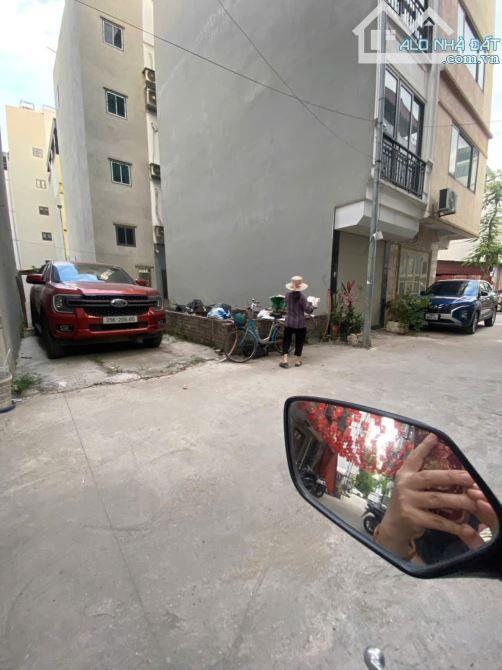 Bán đất TĐC Ngọc Thuỵ, diện tích 50 mét, mặt tiền = Hậu 5 mét, ô tô tránh nhau thoải mái, 15, 5 TỶ