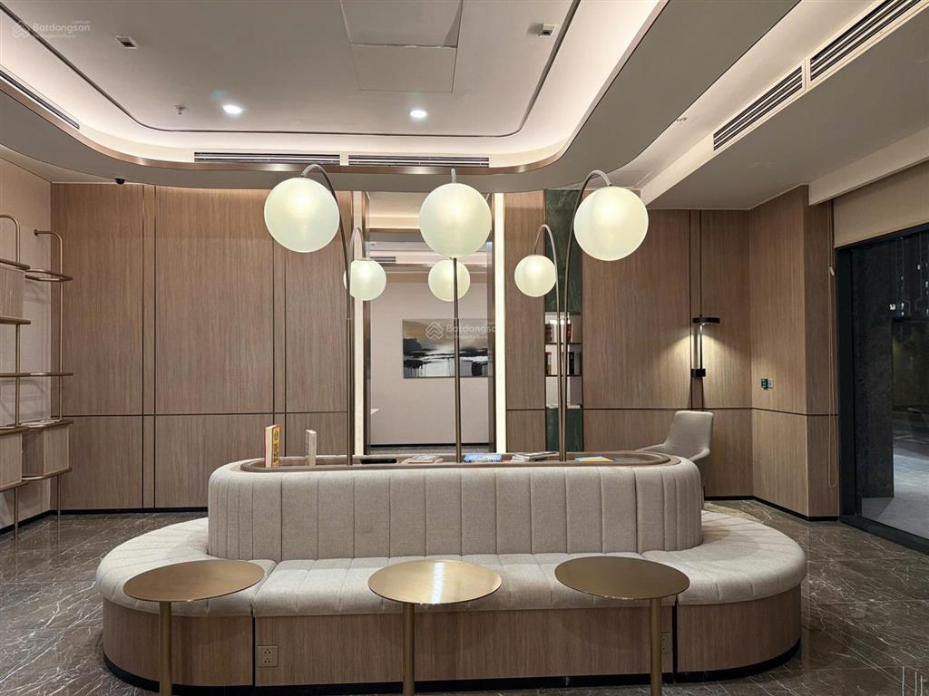 0943 076 ***  em bán căn 3pn tòa a2 lumiere evergreen giá 8,8 tỷ, vay 80% ahls t7/27. vốn cần 3,25tỷ
