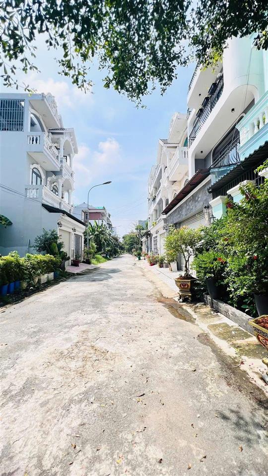 Nhà bè chỉ nhỉnh 3ty có 80m2 hẻm nhựa 7m qua phm đai học rmit khoản 10phut