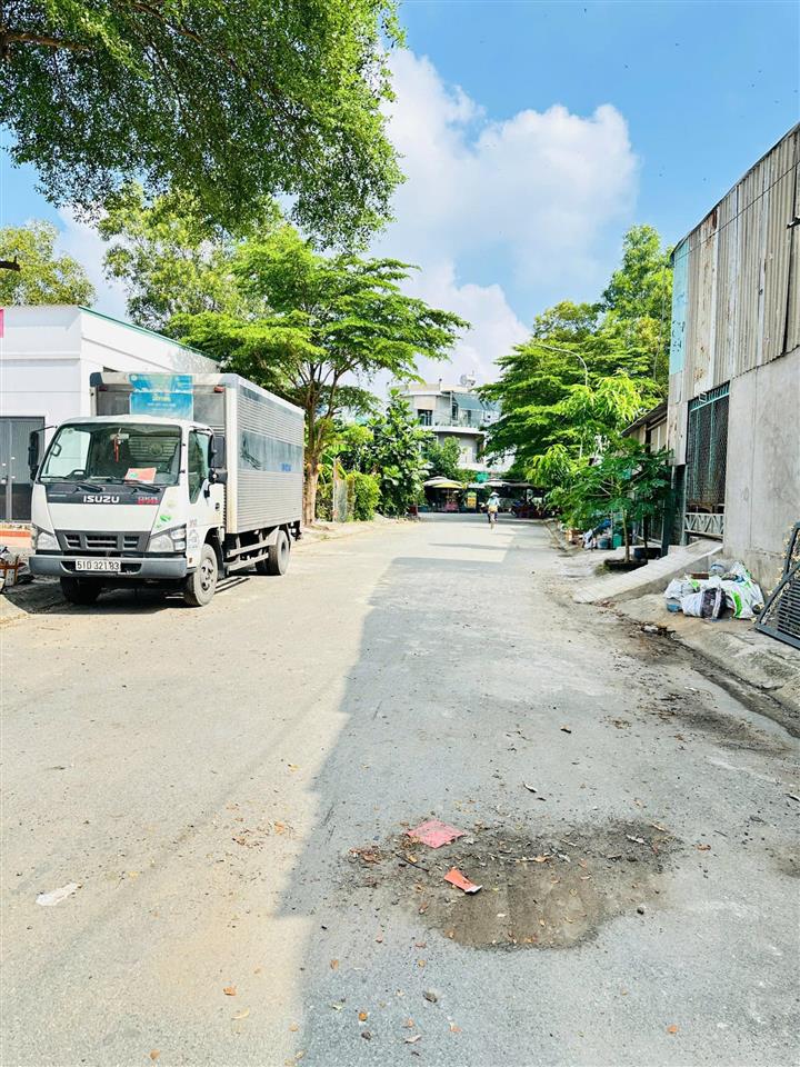 Nhà bè chỉ nhỉnh 3ty có 80m2 hẻm nhựa 7m qua phm đai học rmit khoản 10phut