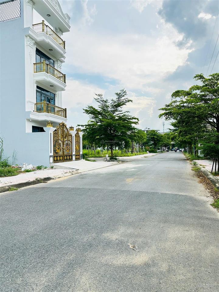 Lô rẽ nhất khu saigon south phước kiển nhà bè 6,2 tỷ cho 80m²