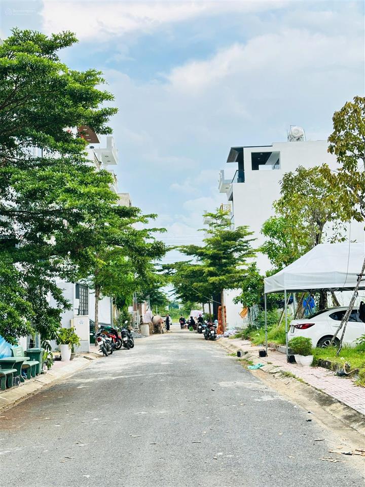 Lô rẽ nhất khu saigon south phước kiển nhà bè 6,2 tỷ cho 80m²